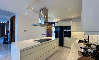 7 Bedroom Townhouse Unit for Rent in Angeles City, Pampanga Near MQ Mall