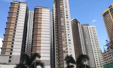 Condominium RFO 30k/month For Sale Pioneer Woodlands Mandaluyong Boni Edsa C5