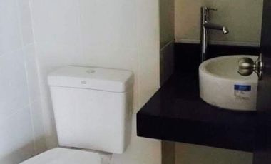 Condominium RFO 30k/month For Sale Pioneer Woodlands Mandaluyong Boni Edsa C5