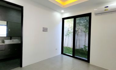 For Sale: Brand New Modern House With Swimming Pool in BF Homes Parañaque