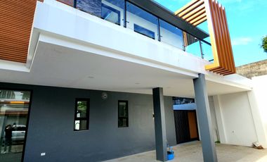 For Sale: Brand New Modern House With Swimming Pool in BF Homes Parañaque