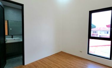 For Sale: Brand New Modern House With Swimming Pool in BF Homes Parañaque