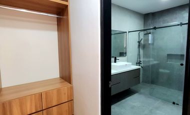 For Sale: Brand New Modern House With Swimming Pool in BF Homes Parañaque
