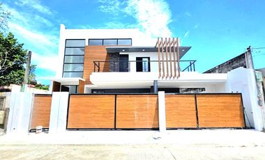 For Sale: Brand New Modern House With Swimming Pool in BF Homes Parañaque