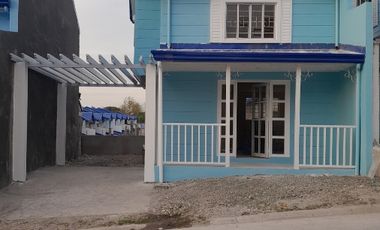 Single Detached House With Balcony