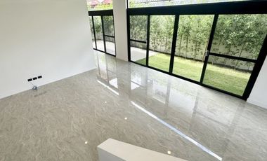 For Sale: Brand New Elegant Modern House in BF Homes Parañaque