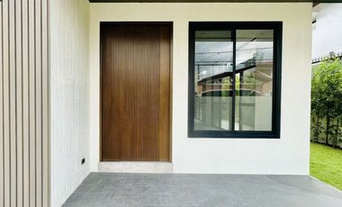 For Sale: Brand New Elegant Modern House in BF Homes Parañaque