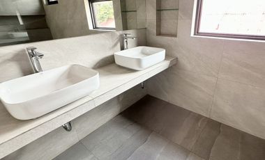 For Sale: Brand New Elegant Modern House in BF Homes Parañaque