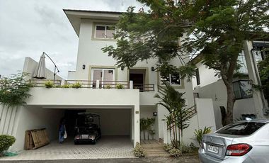 KSB: VERDANA HOMES ALABANG 4BEDROOM 90K