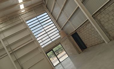 Bodega comercial en  RENTA