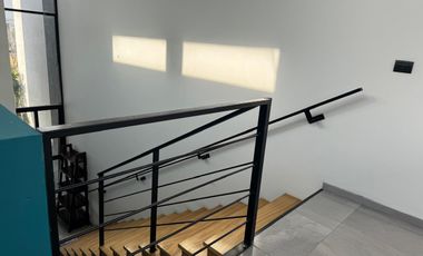 Casa AMUEBLADA en renta en  El Mayorazgo zona Sur salida a Silao
