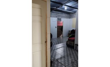 PARQUE LEFEVRE / TERRENO COMERCIAL / 800M / CON LOCAL