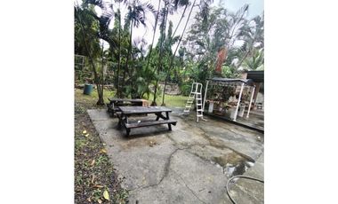 PARQUE LEFEVRE / TERRENO COMERCIAL / 800M / CON LOCAL