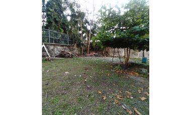 PARQUE LEFEVRE / TERRENO COMERCIAL / 800M / CON LOCAL