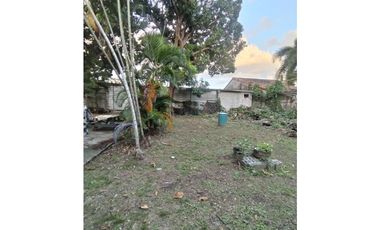 PARQUE LEFEVRE / TERRENO COMERCIAL / 800M / CON LOCAL