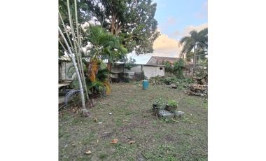 PARQUE LEFEVRE / TERRENO COMERCIAL / 800M / CON LOCAL