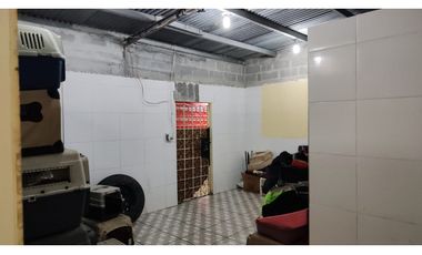 PARQUE LEFEVRE / TERRENO COMERCIAL / 800M / CON LOCAL