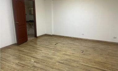 Venta o alqiiler de oficina en Marbella (PH Twin Tower) GTA