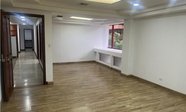 Venta o alqiiler de oficina en Marbella (PH Twin Tower) GTA