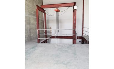 ALQUILER BODEGA 1800MTRS PARQUE INDUSTRIAL COSTA DEL ESTE EV