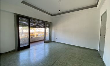 Islas Malvinas 3158, 1er. piso, entre Av. J. M. de Rosas y Quito