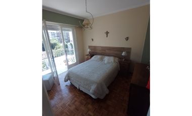 DEPTO 3 AMB con dependencia todo el frente con balcon