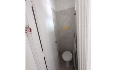 DEPTO 3 AMB con dependencia todo el frente con balcon