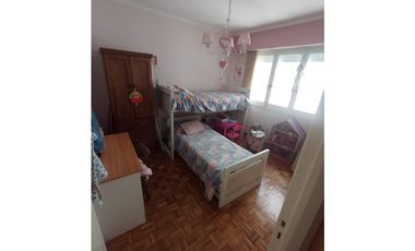 DEPTO 3 AMB con dependencia todo el frente con balcon