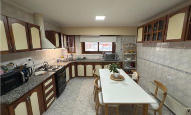 VENTA CHALET (5) AMB. RETASADO APTO CREDITO - LOS PINARES