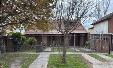 VENTA CHALET (5) AMB. RETASADO APTO CREDITO - LOS PINARES