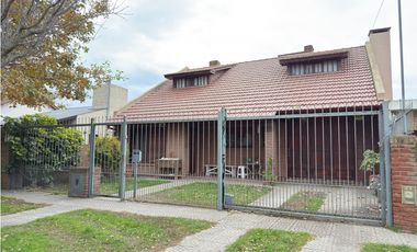 VENTA CHALET (5) AMB. RETASADO APTO CREDITO - LOS PINARES