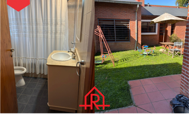 CASA EN VENTA (Calle 38 e/23 y 25)