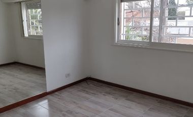 Triplex en alquiler en Remedios de Escalada Este