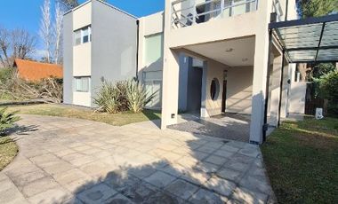 Casa en alquiler en Club de Campo Abril