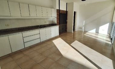 Casa en alquiler en Club de Campo Abril