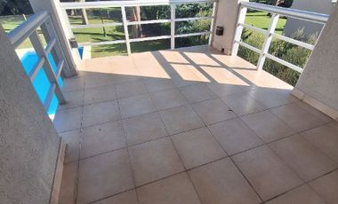 Casa en alquiler en Club de Campo Abril