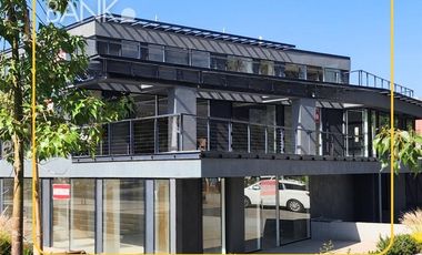 Local Comercial en Arriendo en Vitacura 8585
