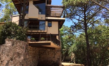 Casa en venta en Valle de Bravo, dentro del Hotel Loto Azul