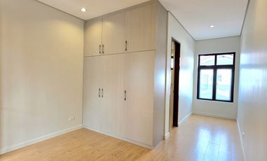 For Sale: Brand New Exquisite Corner House in BF Homes Parañaque