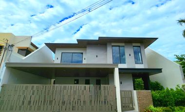 For Sale: Brand New Elegant Modern House With Elevator in BF Homes Parañaque