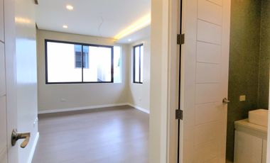 For Sale: Brand New Elegant Modern House With Elevator in BF Homes Parañaque