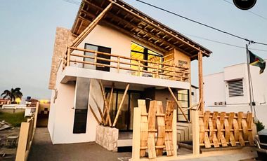 Casa de venta en Playas Villamil Vía a Data – código:21825