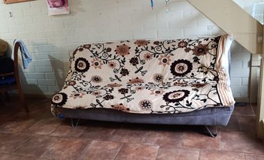 HERMOSA CASA DE DOS PISOS REMODELADA
