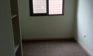 HERMOSA CASA DE DOS PISOS REMODELADA