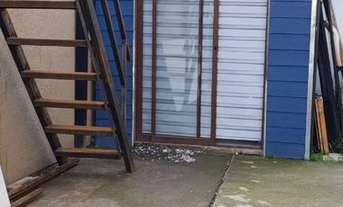 HERMOSA CASA DE DOS PISOS REMODELADA