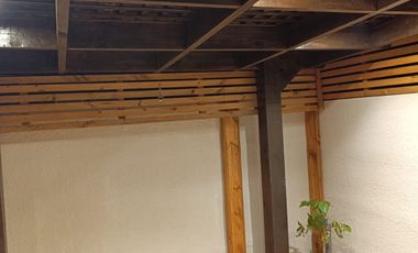 HERMOSA CASA DE DOS PISOS REMODELADA