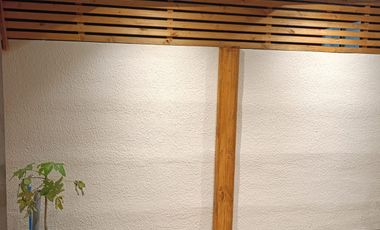 HERMOSA CASA DE DOS PISOS REMODELADA