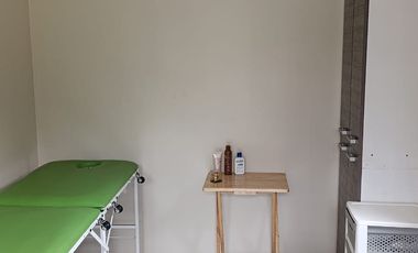 HERMOSA CASA DE DOS PISOS REMODELADA
