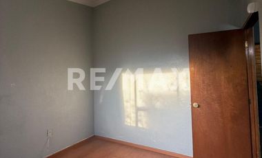 CASA EN FRACCIONAMIENTO JARDIN DE LOS CLAUSTROS I - (3)