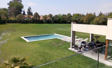 Moderna y amplia casa en arriendo
